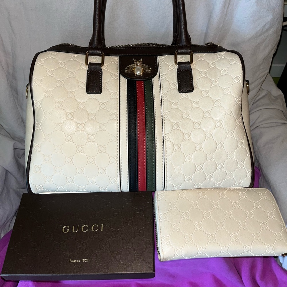 Bee purse and matching wallet in box NWOT